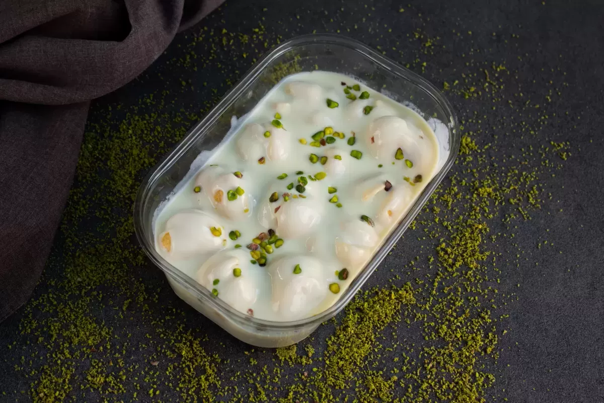 BEYAZ ÇİKOLATALI FISTIKLI PROFİTEROL 600GR