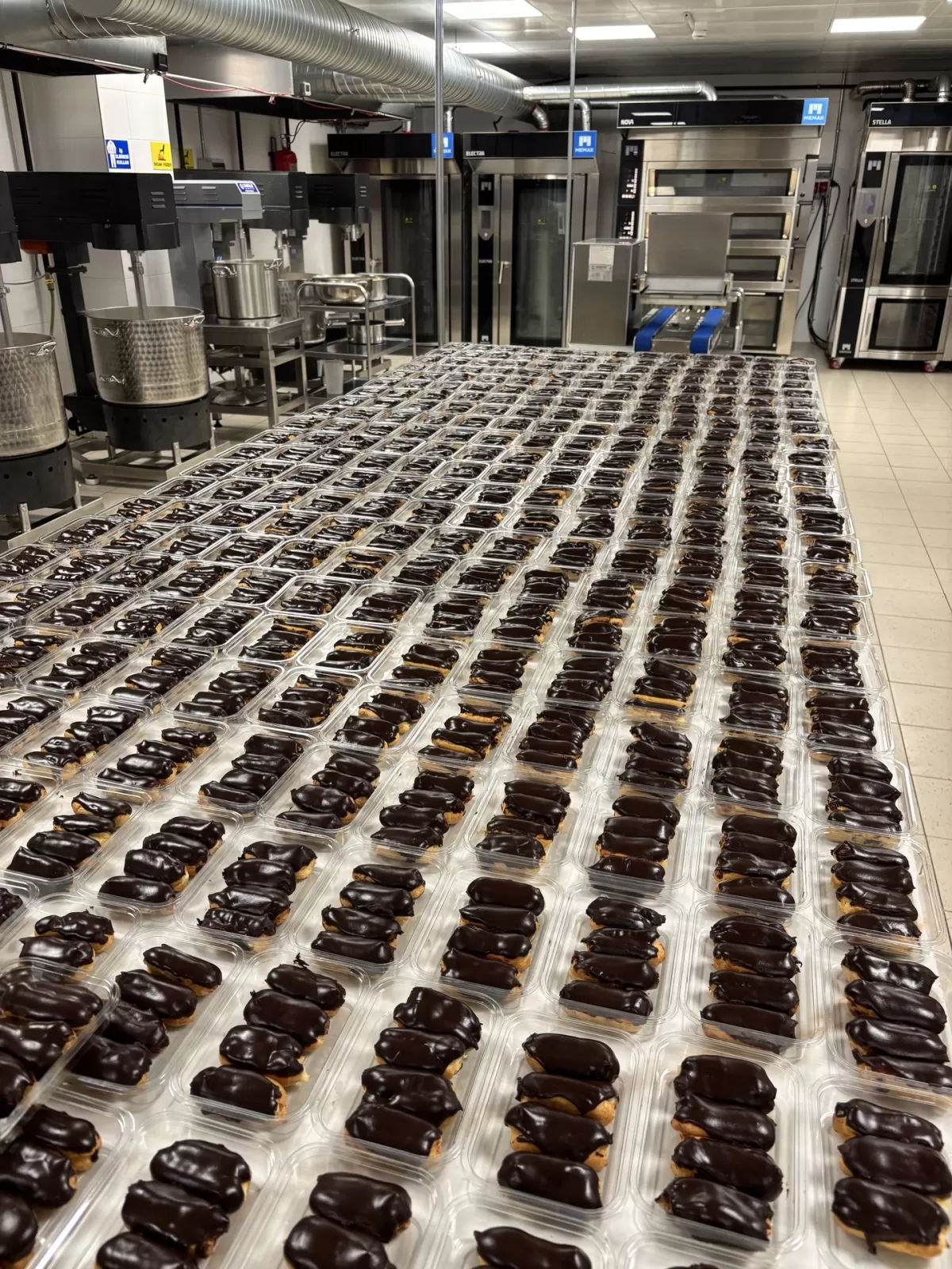 Bulk Eclair & Pastry Orders: From Producer to Your Door